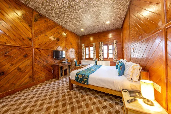 Gulmarg Ski Hill Resort Or Similar 2
